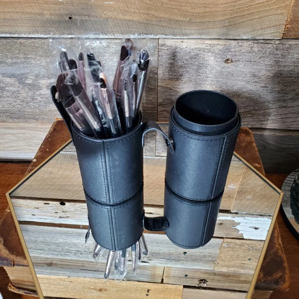 Makeup Brushes - Set of 20 - Black Handles - 6